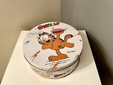 Vintage 1978 Garfield Carrying Pie Large Round Tin United Feature Jim Davis 9x3” picture