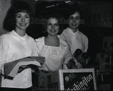 1966 Press Photo Apple Blossom Queens Sharon Reitz,Patti Parkhill, Janice Wood picture