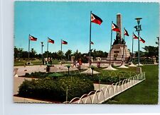 VINTAGE CONTINENTAL SIZE POSTCARD THE LUNETA PARK AT MANILA PHILLIPINES picture