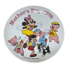 Vintage Walt Disney's 1976 Mother's Day Plate Characters Pinocchio Minnie Porky picture