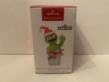 Hallmark 2022 Sesame Street OSCAR THE GROUCH PEEKBUSTER Motion Activated Sound picture