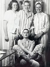 J8 Photo Group 1940's Four Beautiful Women Slumber Party Sleep Over picture