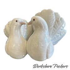 Lladro Couple of Doves Kissing Love Birds 1169 Porcelain Figure Retired Figurine picture