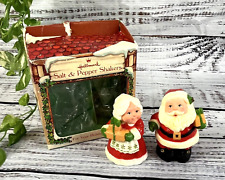 Vintage Hallmark Santa Claus and Mrs Claus Plastic Salt and Pepper Shakers 3