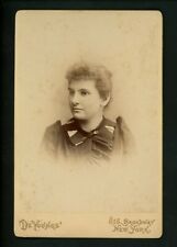 Cabinet Card Photograph De Youngs' Co. New York City NY Advertising on back picture