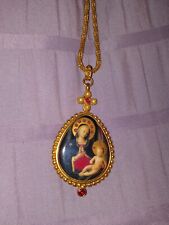 The Vatican Library Collection Vtg Goldtone Madonna and Child Pendant C735A picture