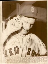 LG32 1967 AP Wire Photo RED SOX ACE PITCHER JIM LONBORG COUNT UP TO 20 WINS picture