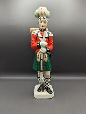 Vintage Figurine Sottish Soldier Guard Highlander HR Porcelain 9 inch READ picture