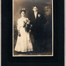 c1900s Cleveland, Ohio Lovely Married Couple Big Cabinet Card Photo OH Hovey 1G picture