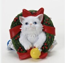 Charming Purrsonalities WHITE CAT IN CHRISTMAS WREATH Xmas Figurine Cats New 3” picture