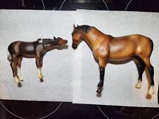 Breyer Cupid & Arrow Thoroughbred Nursing Mare Foal Set Great Used Condition  picture