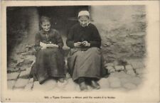CPA AK Folklore Old Women FRANCE (210138) picture