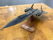 USAF Lockheed SR-71 Blackbird Desk Display Supersonic Model 1/72 ES Airplane picture