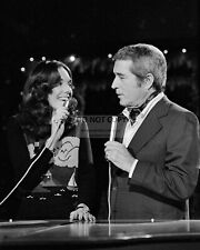 PERRY COMO AND KAREN CARPENTER IN 1974 CHRISTMAS - 8X10 PUBLICITY PHOTO (BB-852) picture