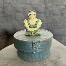 American Chestnut Frog Shaker Candle Box picture