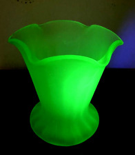 Vintage Uranium Green Ribbed Panel Satin Glass Ruffled Vase 5