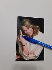 CYBILL SHEPHERD,  MIDDLE FINGER PICTURE, 4X6 INCHES GLOSSY COLOR, PHOTO  picture