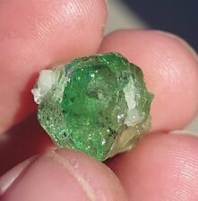 LARGE GORGEOUS TSAVORITE GARNET FROM TANZANIA 30.5cts picture
