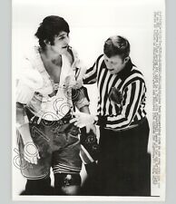 NEW YORK RANGERS Hockey Play BRAD PARK After Fight 1970 Press Photo US Sports picture