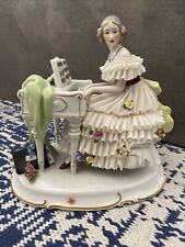 ANTIQUE UNTERWEISSBACH GERMAN PORCELAIN DRESDEN LACE LADY PLAYING PIANO FIGURINE picture