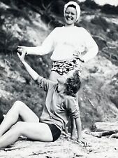 J8 1940's Beautiful Women Artistic Hold Hands Affectionate Gay Interest Beach picture