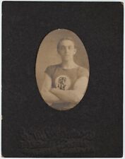 ANTIQUE CDV CIRCA 1900s HANDSOME COLLEGE? MAN ON ROWING TEAM BIG ARMS CHICAGO IL picture