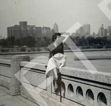 CHICAGO CITYSCAPE BEHIND PRETTY YOUNG WOMAN Lake Michigan Vtg Orig Photo 1950s picture