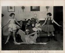 Press Photo Children perform for Governor Alfred Smith in New York - kfx42807 picture