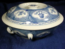 RARE VINTAGE ROUND ASIAN BLUE AND WHITE COVERED CASSEROLE picture