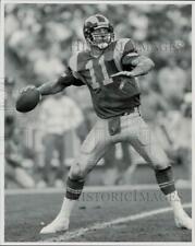 1986 Press Photo Jim Everett, quarterback for the Los Angeles Rams, making throw picture