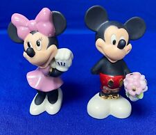 Lenox Disney Mickey & Minnie Mouse RARE Red Shorts Salt & Pepper Shakers Unused picture