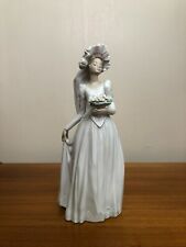Lladro Down the Aisle #5903 Porcelain Figurine w/Box, 10 1/2