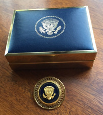 GEORGE W BUSH -- EXCEEDINGLY RARE VIP PRESIDENTIAL SEAL PIN -- WHITE HOUSE-ISSUE picture