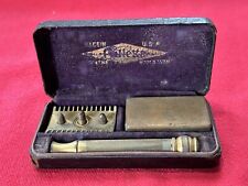 ANTIQUE VINTAGE GILLETTE GOLD TONE SAFETY RAZOR IN TRAVEL CASE WITH EXTRA BLADES picture