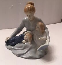 A Mothers Touch Porcelain Figurine Mothers Day 1984 AVON Mom Children VTG Figure picture