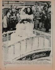 1966 Press Photo Miss America Jane Anne Jayroe in Cotton Bowl Parade, Dallas picture