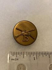 Authentic WWII US Army Infantry B Company Enlisted Disc Insignia 1E picture