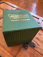Krispy Kreme New York Times Square Exclusive  Display Box green gold collectable picture