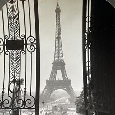 Antique 1930s The Eiffel Tower Paris France Stereoview Photo Card V2945 picture