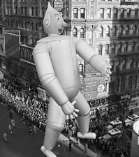Tin Man balloon in the Macy's Thanksgiving Parade 1940 8.5x11 Photo Reprint picture