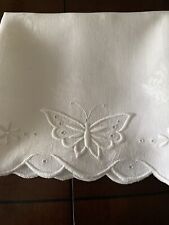Fabulous Vintage White Irish Linen Damask Show Towel ~ Embroidered 21 1/2