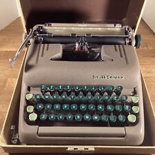 VINTAGE 50's SMITH CORONA SILENT TYPEWRITER WITH HARD CASE PORTABLE GREEN KEYS picture