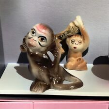 Mommy Monkey with Hanging Baby Salt & Pepper shakers Vintage Hangers Japan 4