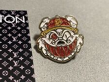 Pinzcity Louis Vuitton White Gold Red Christmas Exclusive Silver Scare Bear Pin picture
