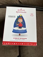 2016 Hallmark Keepsake The PEANUTS Gang A Sign Of The Season Ornament New picture