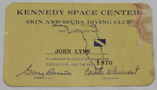 VINTAGE 1970 KENNEDY SPACE CENTER SKIN AND SCUBA DIVING CLUB MEMBERSHIP CARD picture