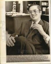 1973 Press Photo Housing and Urban Secretary James Lynn in his Washington office picture
