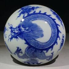 Ancient Chinese blue and white porcelain dragon print clay box Porcelain pot picture