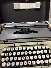 vintage typewriters working picture