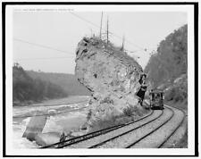 Giant rock, Great Gorge Route [Niagara Gorge Railroad], Niagara Falls, N.Y. picture